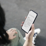 Menggunakan Fitur Eye Care Oppo Untuk Membaca di Smartphone 