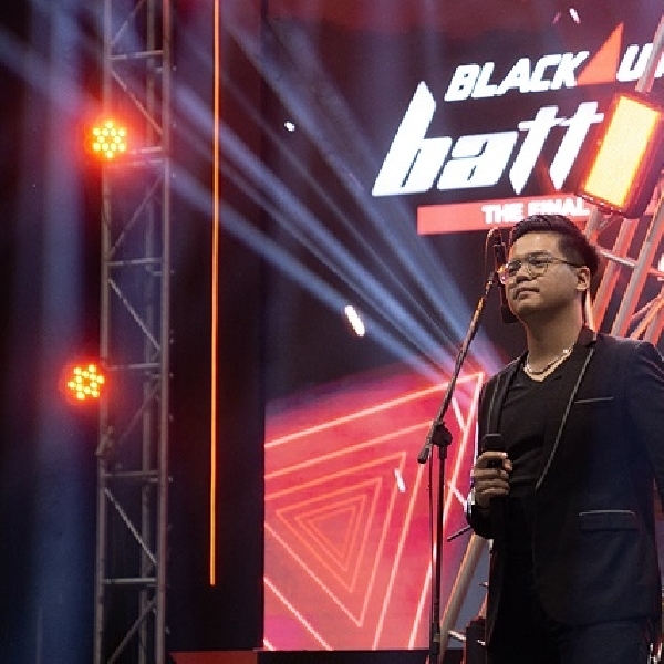 Seru Banget! Dimension Band Melantukan 10 Lagu Temani Blackauto Final Battle Jogja 2023