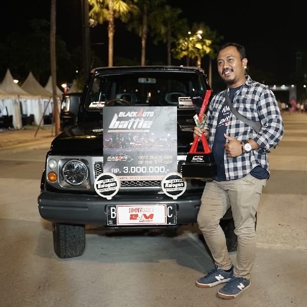 Jimny Sierra Terpilih Menjadi Best Black Car of The Day