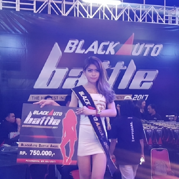 Jasmine, Gadis Sensual Sabet Gelar BlackAuto Angel 2017 Pekanbaru