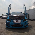 Komunitas Cyber Speed Turunkan 7 Mobil Kontesnya di BlackAuto Battle Makassar