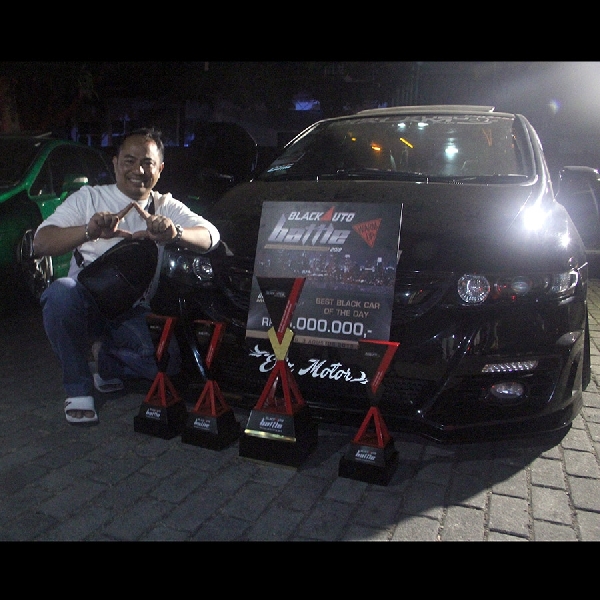 Odyssey Hitam Sabet Best Black Car di BlackAuto Battle Warm Up 2019