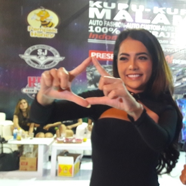 Si Seksi DJ Tiara Dewi Ramaikan Final BlackAuto Battle 2018