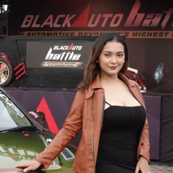 Blackshot Challenge! Lomba Abadikan Keseksian Novia Julia Berlenggok Di Honda Accord Kece