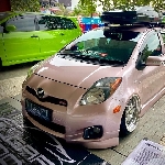 Stand Out! Toyota Yaris Bakpao Dandan Stance, Eye Cachting Berkelir Rose Gold