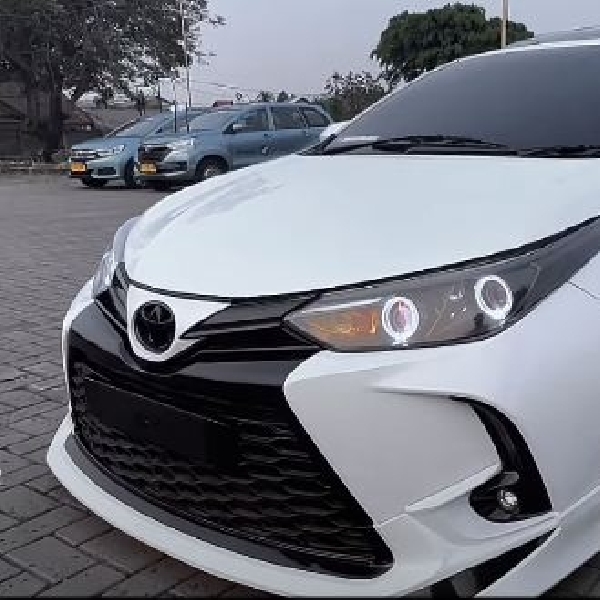 Naik Kasta! Toyota Limo Eks Taksi Stand Out Dandan Stance Ditopang Air Suspension