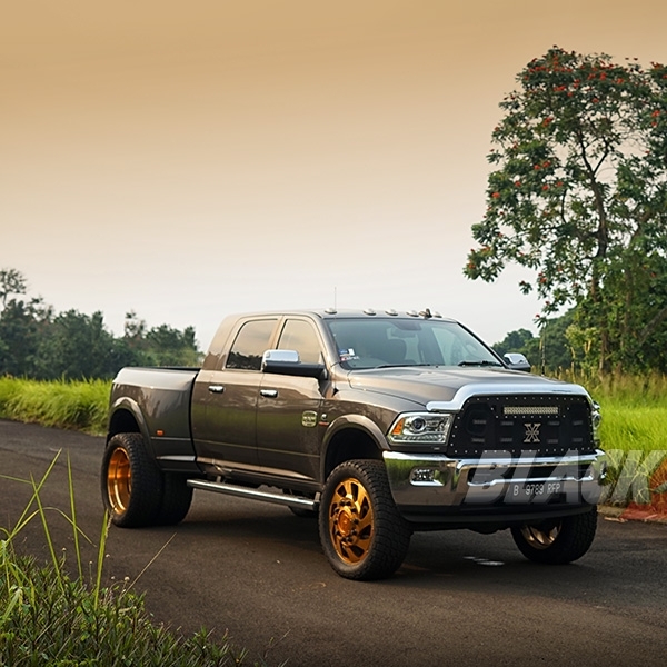 Modifikasi Dodge Ram 4x4 Longhorn: Iam The Big Boss