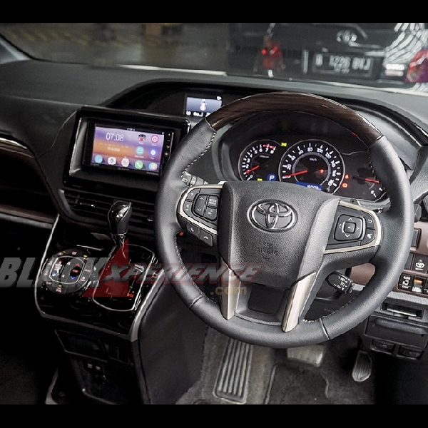 Bikin Toyota Voxy Makin Sporty Dengan Setir Innova Build Up