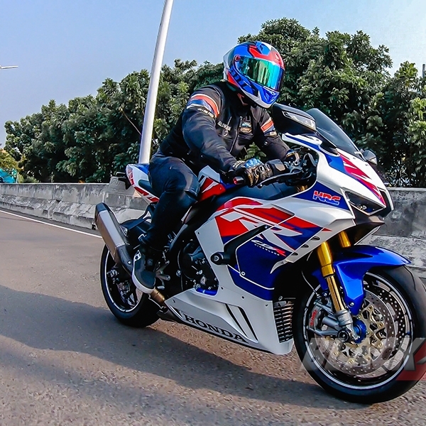 Honda CBR 1000 RR-SP 30th Anniversary Modif Tipis-Tipis!