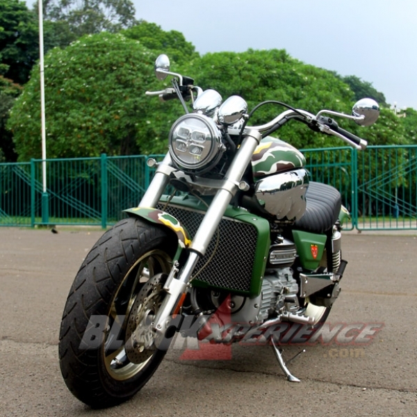 Modifikasi Minimalis Triumph Rocket