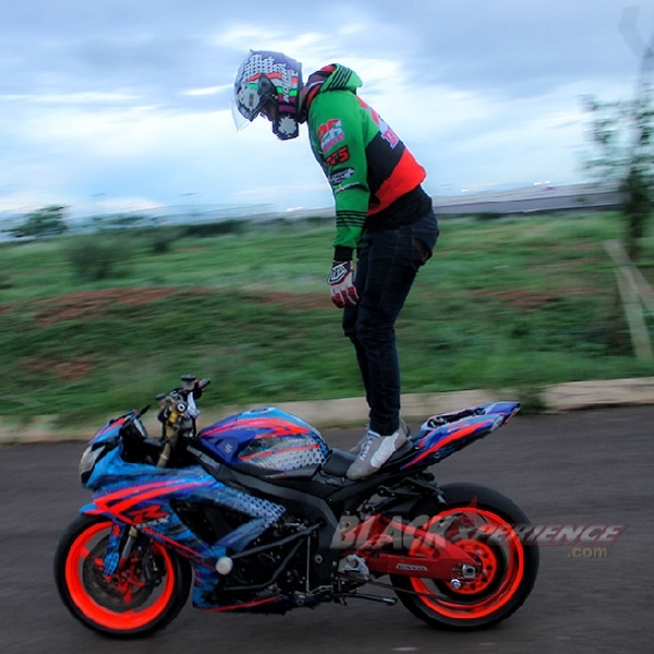  Aksi Stunt Bike Tandai Selesainya Modifikasi Witjax Modizigner