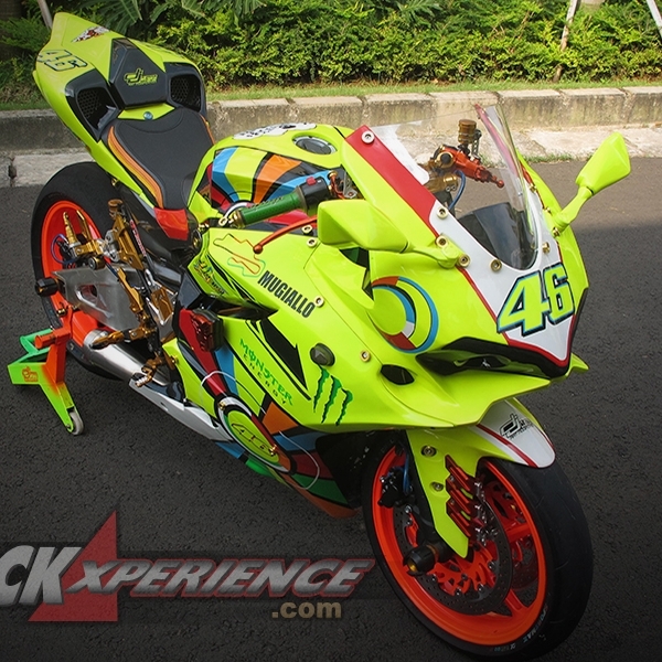 Kawasaki Ninja 250R Berbaju Ducati Panigale