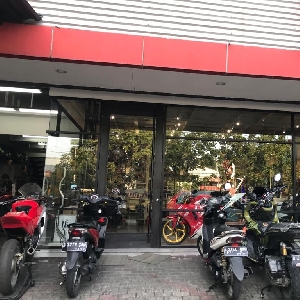 DIGIOTO : Gak Ada Beda Servis buat Honda Beat dengan Superbike