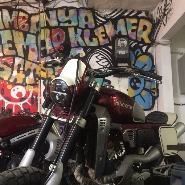 Satset Garage, Workshop Kustom dengan Andalan Flattracker