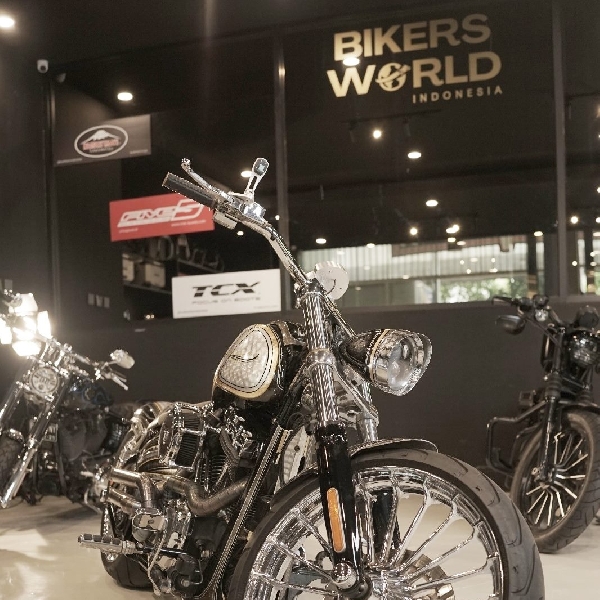 Harley Davidson Breakout Tampil Klasik Tapi Standout dan Juara II Kustom Fest 2018