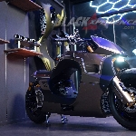 Modifikasi Aerox  Neo Caferacer yang Kelewat Futuristik