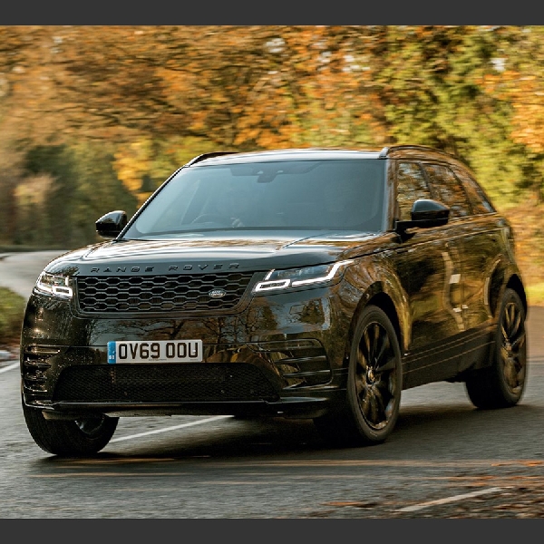 Hanya 500 Unit Range Rover Velar R-Dynamic Black Dibuat