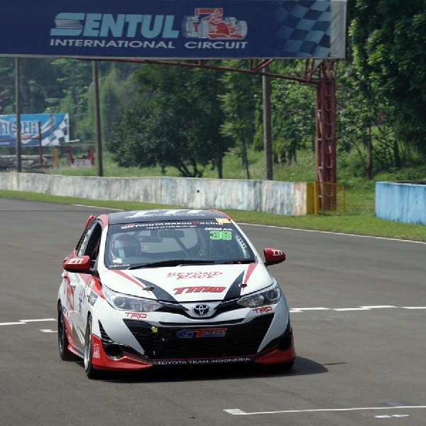 Gunakan Toyota Yaris, TTI Puncaki Podium Seri Ke-5 Ajang Balap JTSC 