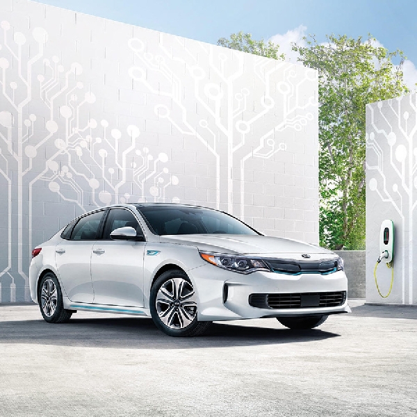 KIA Rilis Optima PHEV Yang Efisien