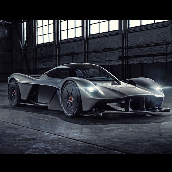 Valkryie Hypercar Aston Martin Bergaya New GT1, Sosok Penantang Mercedes Project One