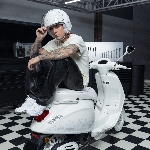 Beri Sinyal kuat, Piaggio Indonesia Bakal Jual Vespa Edisi Justin Bieber?