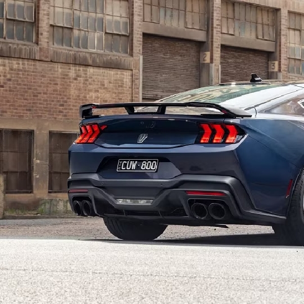 Ford Mustang Hybrid Layu Sebelum Berkembang?