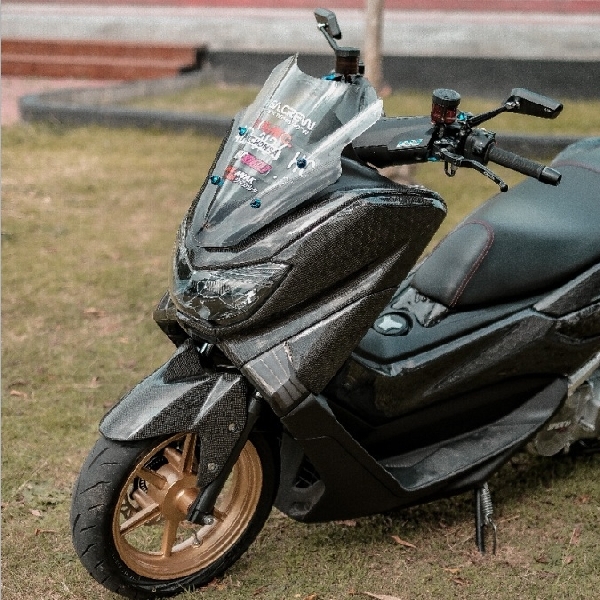 Yamaha NMAX Bermandikan Karbon Kevlar, Tampil Proper Dan Gahar Dipadu Part Racing Sporty