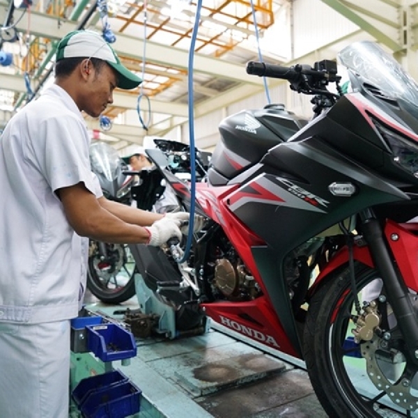 Honda CBR150R Hadir dengan Warna Baru