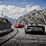 Sembilan Belas Porsche 918 Spyders Taklukkan Jalur Gunung Alpen