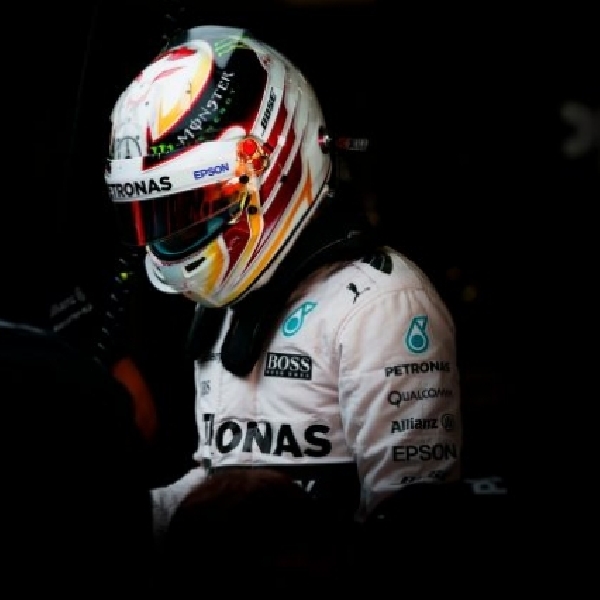 F1: Demi Helm Baru Lewis Hamilton Luncurkan Kompetisi kepada Fans-nya