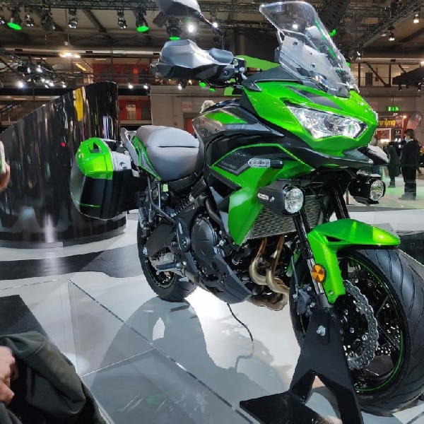 Kawasaki Versys 650 2022 Tampil Percaya Diri dengan 5 Fitur Barunya