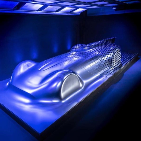 Mercedes-Benz Siapkan Mobil Futuristik untuk Model EQ