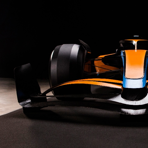 Origami Bertemu Motorsport, McLaren F1 Skala Penuh Ini Terbuat Dari Kertas