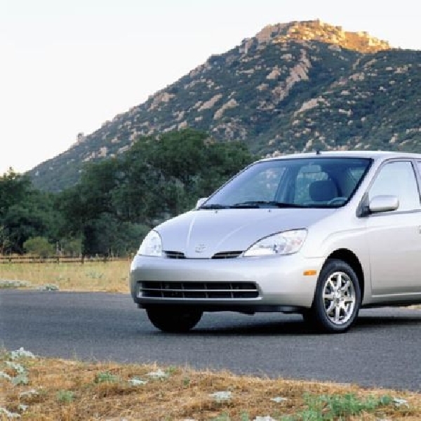 Toyota Daur Ulang Baterai Prius Generasi Awal Untuk EV 