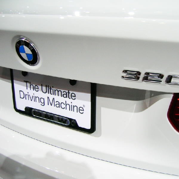 BMW Akan Menghilangkan Huruf “i” Pada Mobil Varian Mesin Bensin