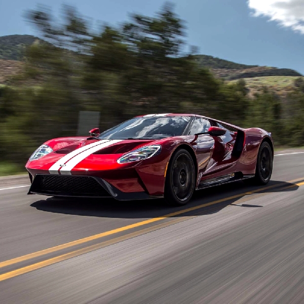 Ford GT 2017 Mampu Saingi Ferrari 488 dan Mclaren 675LT