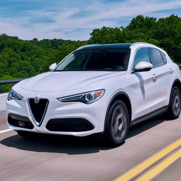 Alfa Romeo Stelvio Pasarkan Versi Murahnya