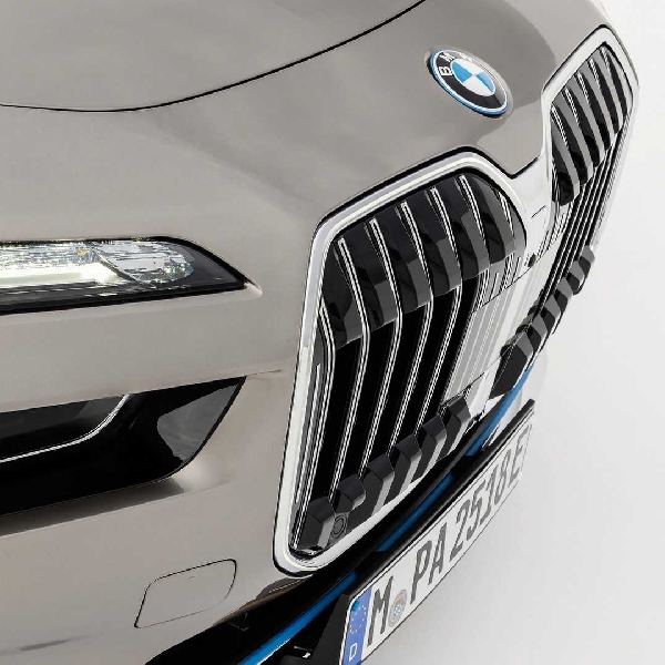 BMW Rilis Lineup Seri-7 2022, Varian All-Electric Punya Daya Jangkau 624 KM