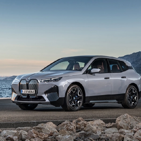 BMW iX xDrive50 2022 diklaim memiliki EPA Range mencapai 521 KM