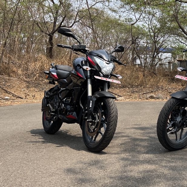 Bajaj Pulsar NS200 dan NS160 Hadir Dengan Fitur Baru