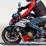 Spy Shot: Ducati Streetfighter 2023 Terciduk,  Jadi Panigale Versi Naked?