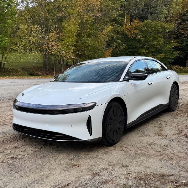 Mobil Listrik Lucid Air dan Gravity Kini Dilengkapi Fitur Mengemudi Tanpa Genggam