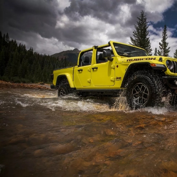 Jeep Gladiator Bakal Hadir Dalam Versi Plug-In Hybrid? Intip Bocorannya