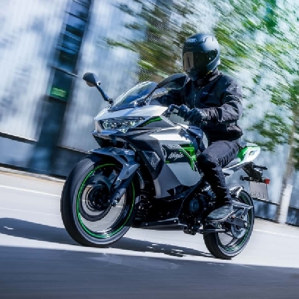 Kawasaki Ninja e-1 dan Z e-1 2024 Resmi Meluncur di AS