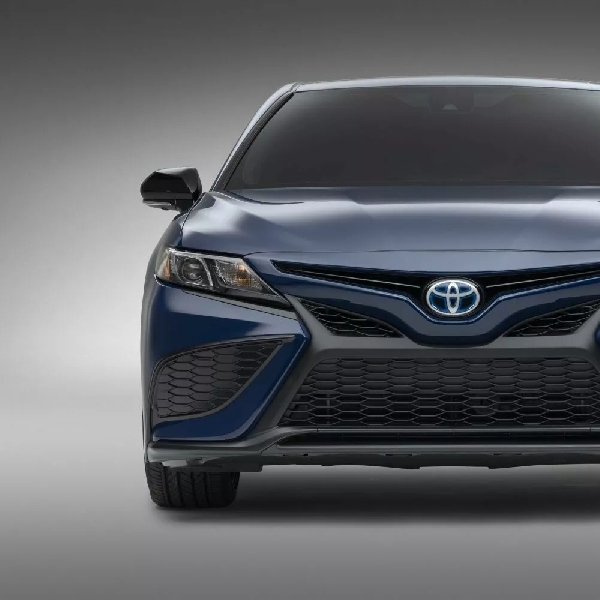 Toyota Camry Bakal Hadir Dalam Versi GR Performa Tinggi?