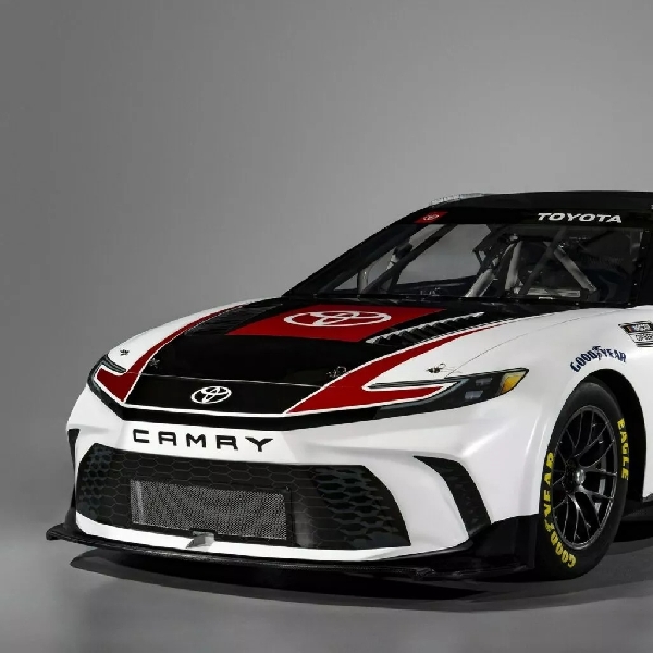 Toyota Camry Terbaru Bakal Jadi Basis Mobil Balap Nascar