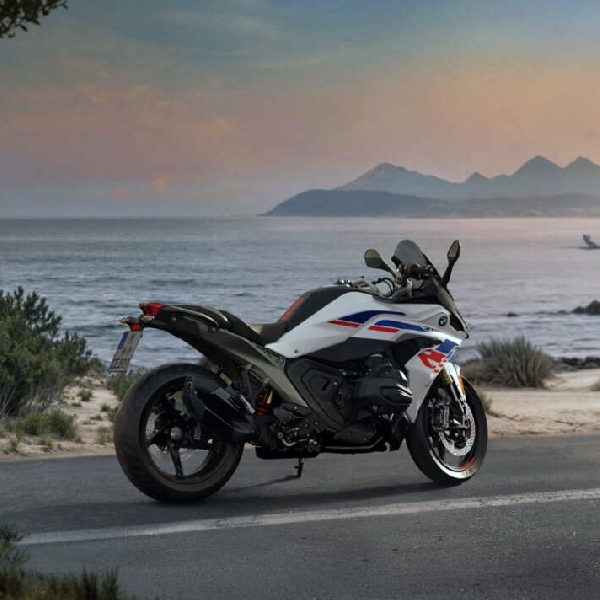 BMW Motorrad Perkenalkan Motor Sport R1300 RS 2025 