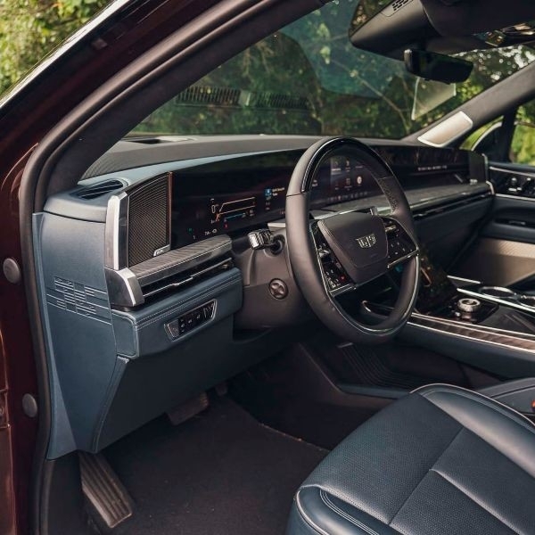 GM Hentikan Apple Carplay dan Android Auto 