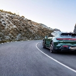 Produksi Porsche Taycan Bakal Dikurangi, Apa Alasannya?