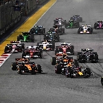 F1: Dominan, George Russell Menangi Balapan GP Singapura 2025